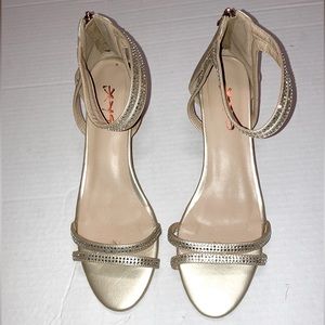 Gorgeous Gold Heels Size 9